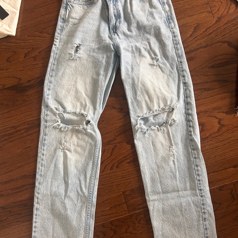 Pacsun light wash distressed jeans. 90’s boyfriend jeans Size 24 #denim